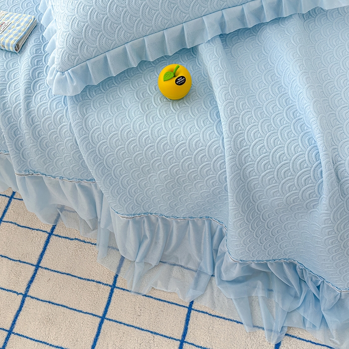 91家纺网 家纺一手货源 找家纺 冬然家纺 2026新款【快乐熊 云朵纹系列】冰豆豆凉席床裙款 云朵纹-蓝