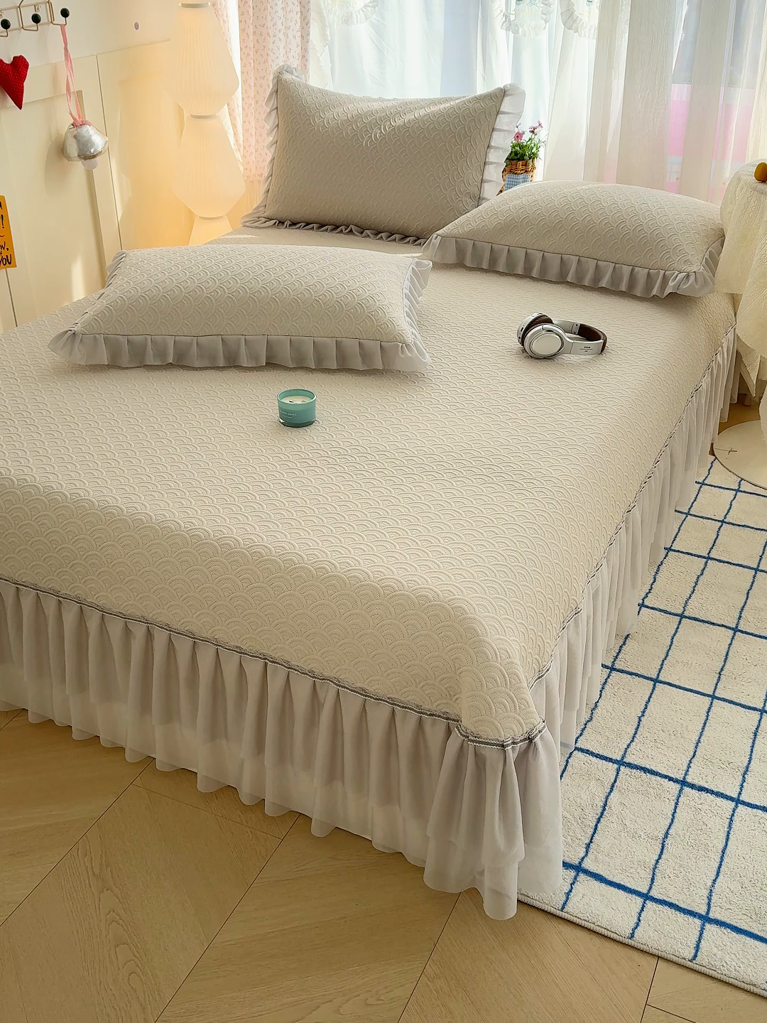 91家纺网 家纺一手货源 找家纺 冬然家纺 2026新款【快乐熊 云朵纹系列】冰豆豆凉席床裙款 云朵纹-咖