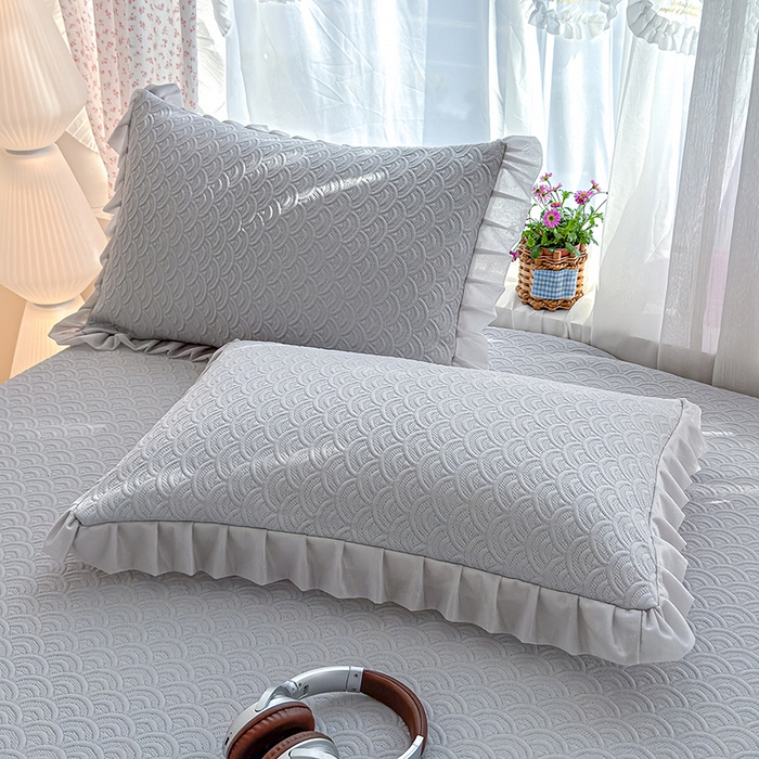 91家纺网 家纺一手货源 找家纺 冬然家纺 2026新款【快乐熊 云朵纹系列】冰豆豆凉席床裙款 云朵纹-灰