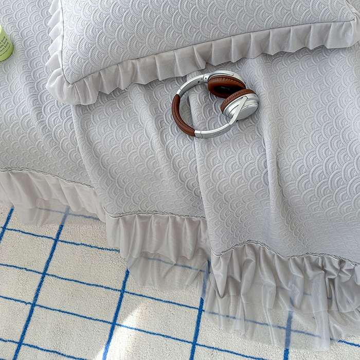 91家纺网 家纺一手货源 找家纺 冬然家纺 2026新款【快乐熊 云朵纹系列】冰豆豆凉席床裙款 云朵纹-灰