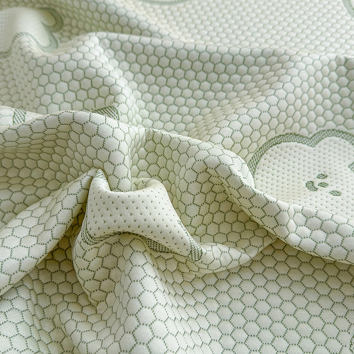 91家纺网 家纺一手货源 找家纺 冬然家纺 2026新款【快乐熊 云朵纹系列】冰豆豆凉席床裙款 快乐熊-绿