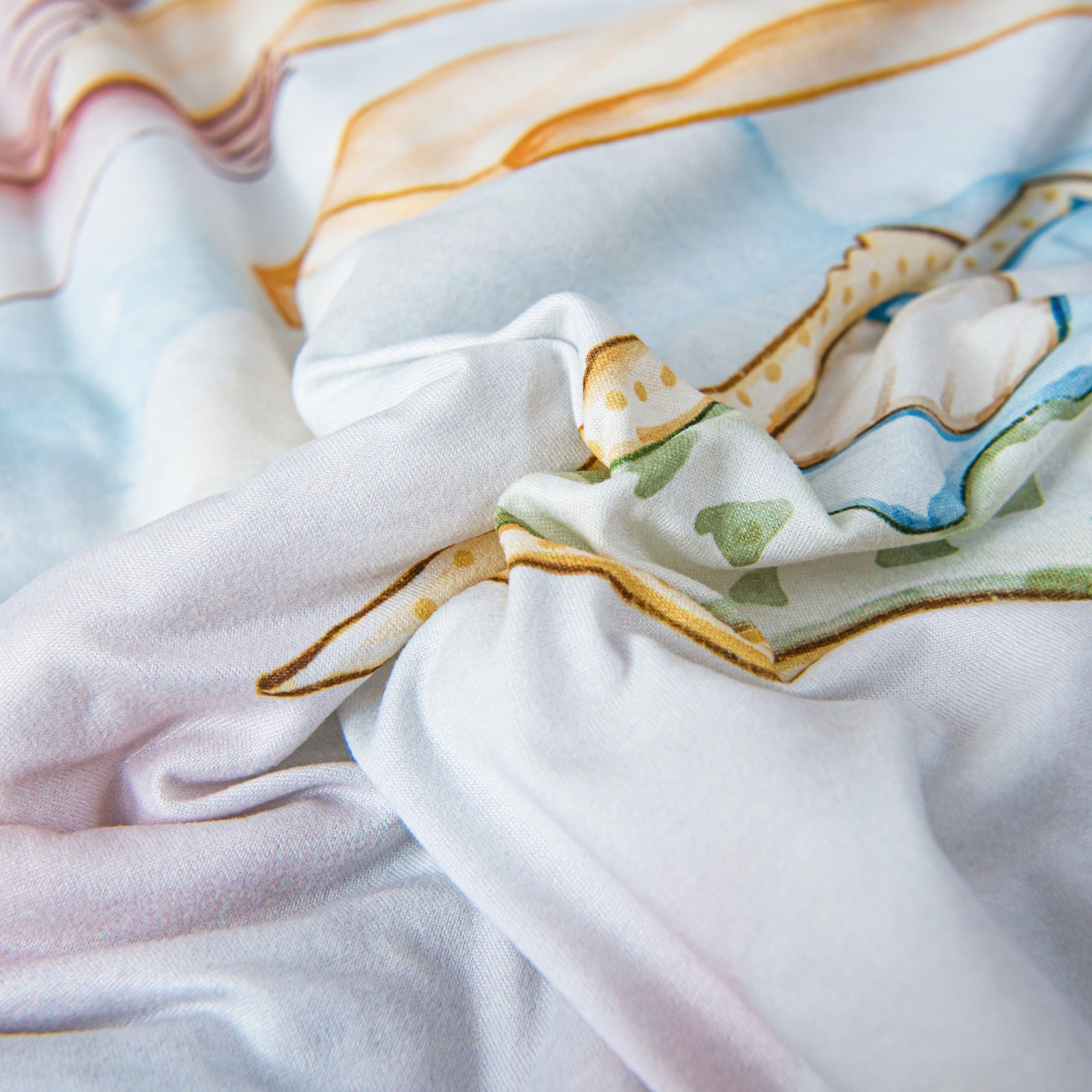 91家纺网 家纺一手货源 找家纺 吉咪兔家纺 2026新款桑蚕丝护肚防踢睡袋多功能盖毯宝宝夏被拥抱被儿童夏被儿童防踢被 鲸鱼飞船