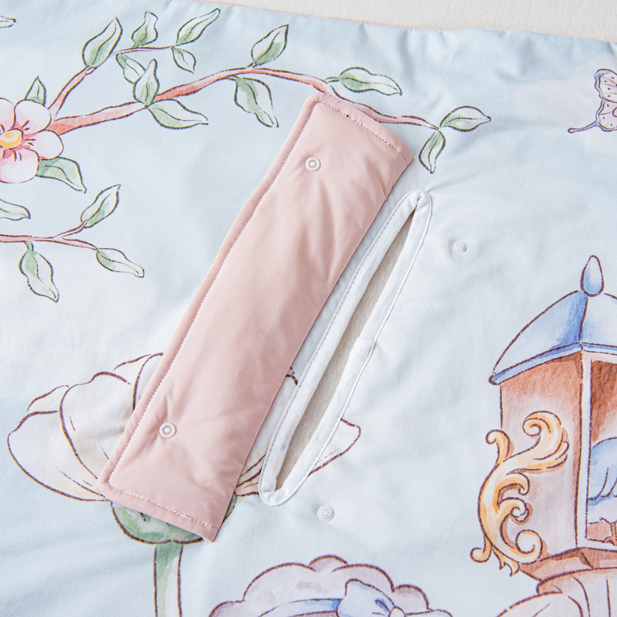 91家纺网 家纺一手货源 找家纺 吉咪兔家纺 2026新款桑蚕丝护肚防踢睡袋多功能盖毯宝宝夏被拥抱被儿童夏被儿童防踢被 森林音乐