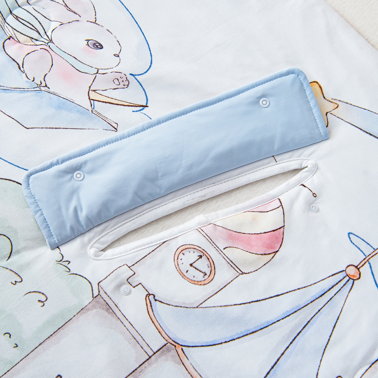 91家纺网 家纺一手货源 找家纺 吉咪兔家纺 2026新款桑蚕丝护肚防踢睡袋多功能盖毯宝宝夏被拥抱被儿童夏被儿童防踢被 小王子