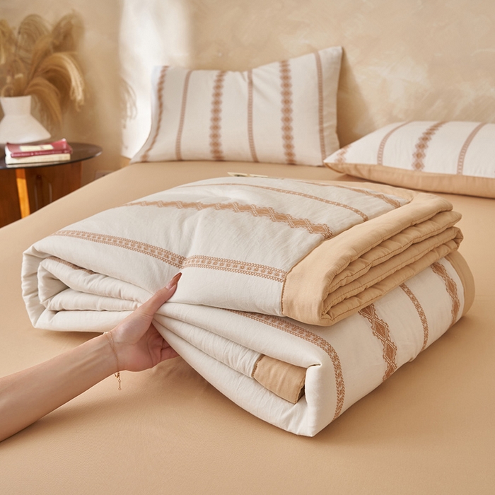 91家纺网 家纺一手货源 找家纺 简如 2026新款里外全棉色织提花新疆棉花夏凉被四件套详-简条系列 简条-米驼