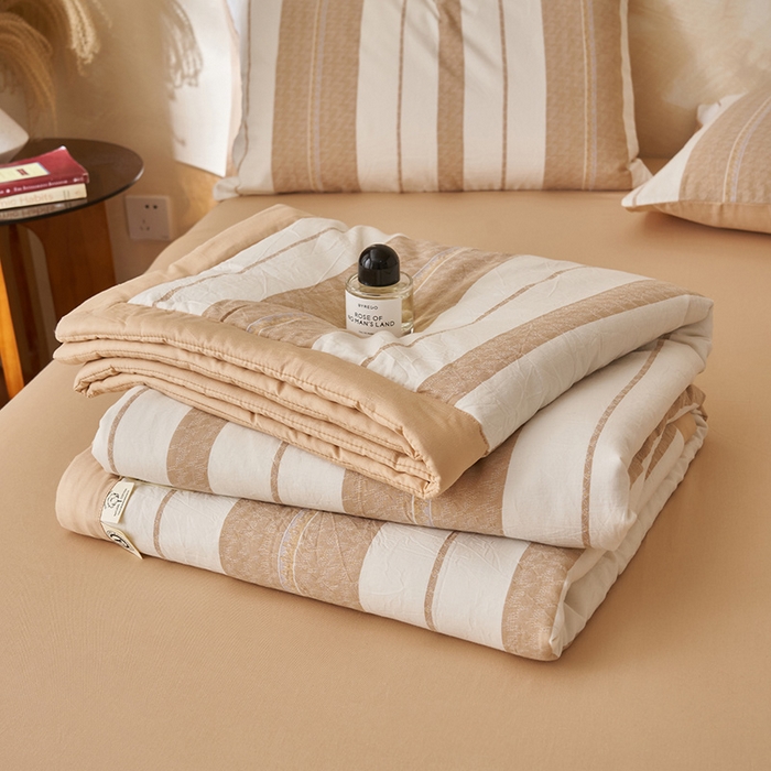 91家纺网 家纺一手货源 找家纺 简如 2026新款里外全棉色织提花新疆棉花夏凉被四件套详-简条系列 千鸟格-米驼