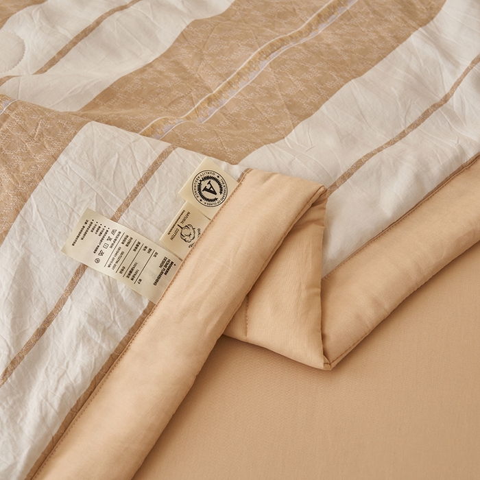 91家纺网 家纺一手货源 找家纺 简如 2026新款里外全棉色织提花新疆棉花夏凉被四件套详-简条系列 千鸟格-米驼