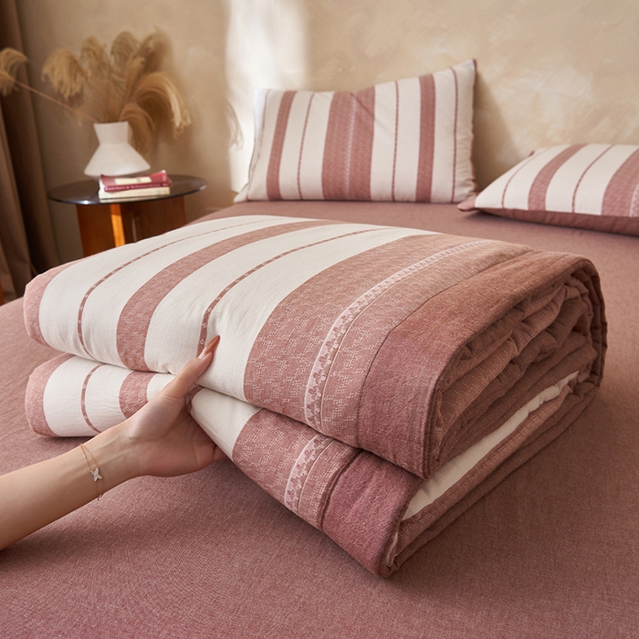 91家纺网 家纺一手货源 找家纺 简如 2026新款里外全棉色织提花新疆棉花夏凉被四件套详-简条系列 千鸟格-酒红