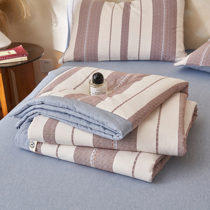 91家纺网 家纺一手货源 找家纺 简如 2026新款里外全棉色织提花新疆棉花夏凉被四件套详-简条系列 千鸟格-蓝