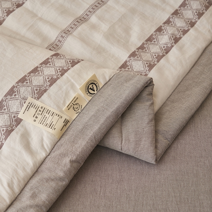 91家纺网 家纺一手货源 找家纺 简如 2026新款里外全棉色织提花新疆棉花夏凉被四件套详-简条系列 简条-灰