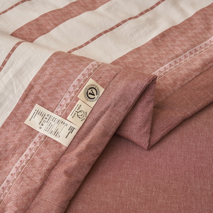 91家纺网 家纺一手货源 找家纺 简如 2026新款里外全棉色织提花新疆棉花夏凉被四件套详-简条系列 千鸟格-酒红