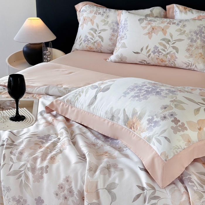 91家纺网 家纺一手货源 找家纺 梵克保罗 2026春夏新款莱赛尔天丝夏被嵌绳款数码印花单夏被夏被四件套夏凉被单枕套 雾粉花信