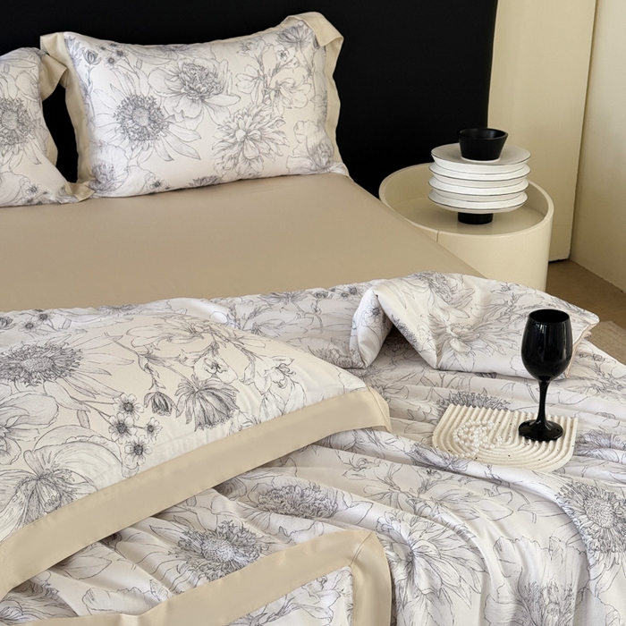 91家纺网 家纺一手货源 找家纺 梵克保罗 2026春夏新款莱赛尔天丝夏被嵌绳款数码印花单夏被夏被四件套夏凉被单枕套 墨染疏芳