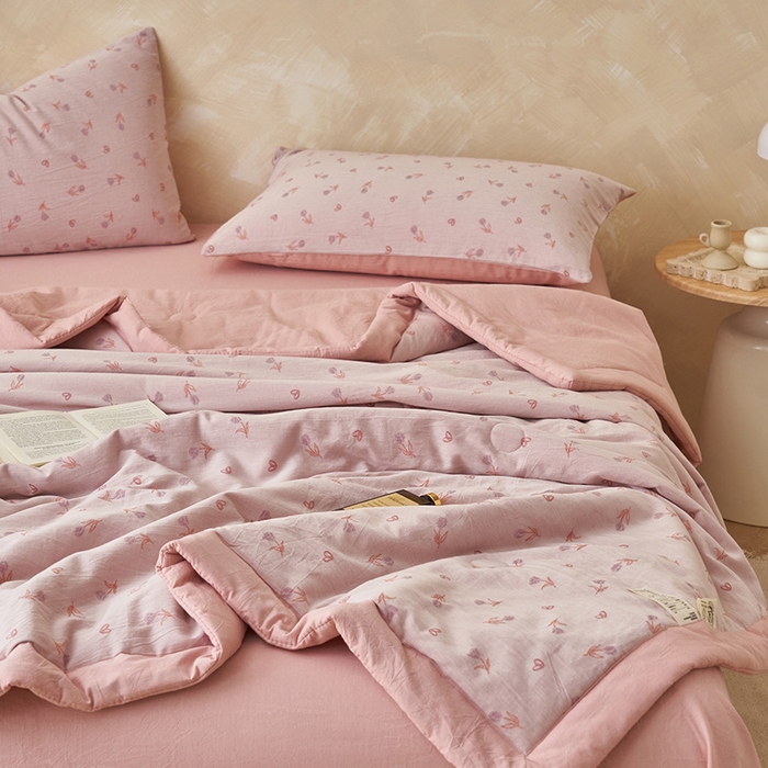 91家纺网 家纺一手货源 找家纺 简如 2026新款全棉60提花里外纯棉棉花夏凉被四件套 芬芳紫红