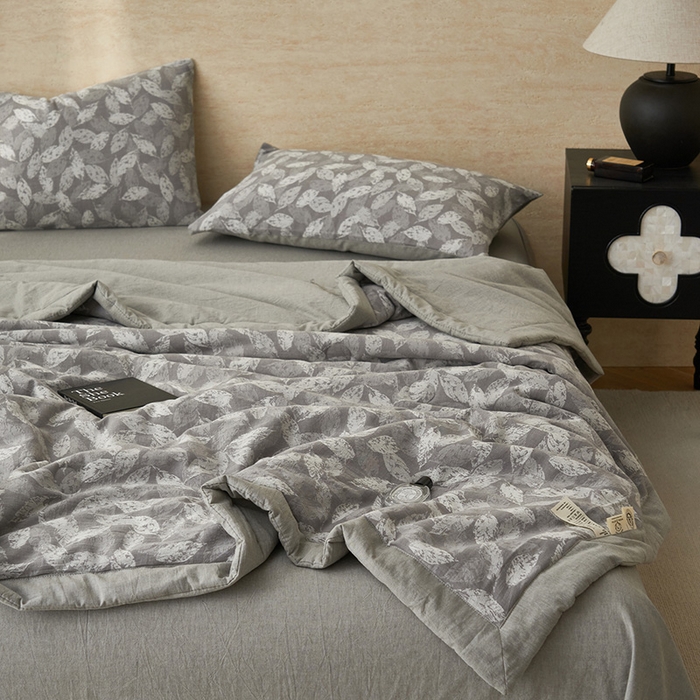91家纺网 家纺一手货源 找家纺 简如 2026新款全棉60提花里外纯棉棉花夏凉被四件套 层林尽染-灰
