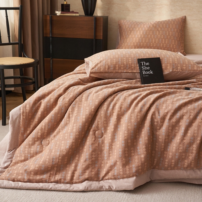 91家纺网 家纺一手货源 找家纺 简如 2026新款全棉60提花里外纯棉棉花夏凉被四件套 慧荣-驼米