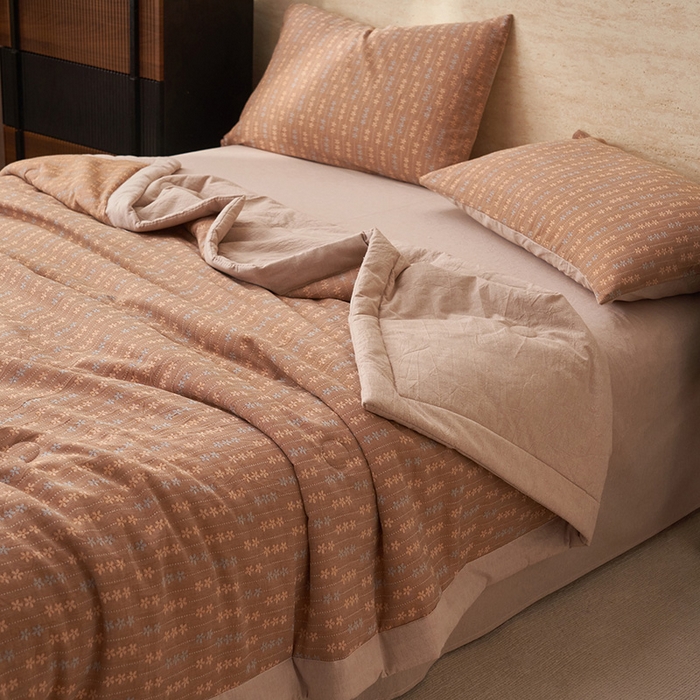 91家纺网 家纺一手货源 找家纺 简如 2026新款全棉60提花里外纯棉棉花夏凉被四件套 慧荣-驼米