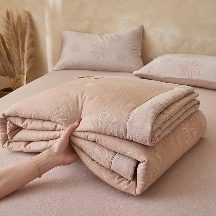 91家纺网 家纺一手货源 找家纺 简如 2026新款全棉60提花里外纯棉棉花夏凉被四件套 烟花-驼