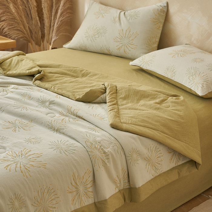 91家纺网 家纺一手货源 找家纺 简如 2026新款全棉60提花里外纯棉棉花夏凉被四件套 烟花草绿