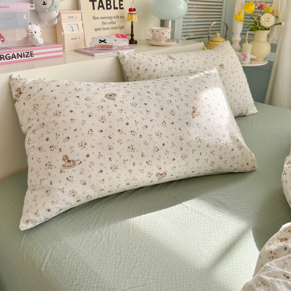 91家纺网 家纺一手货源 找家纺 铺尚美家纺 2026新款小清新110g高品质直播热卖款A类泡芙棉双层纱四件套 欢快的小马驹