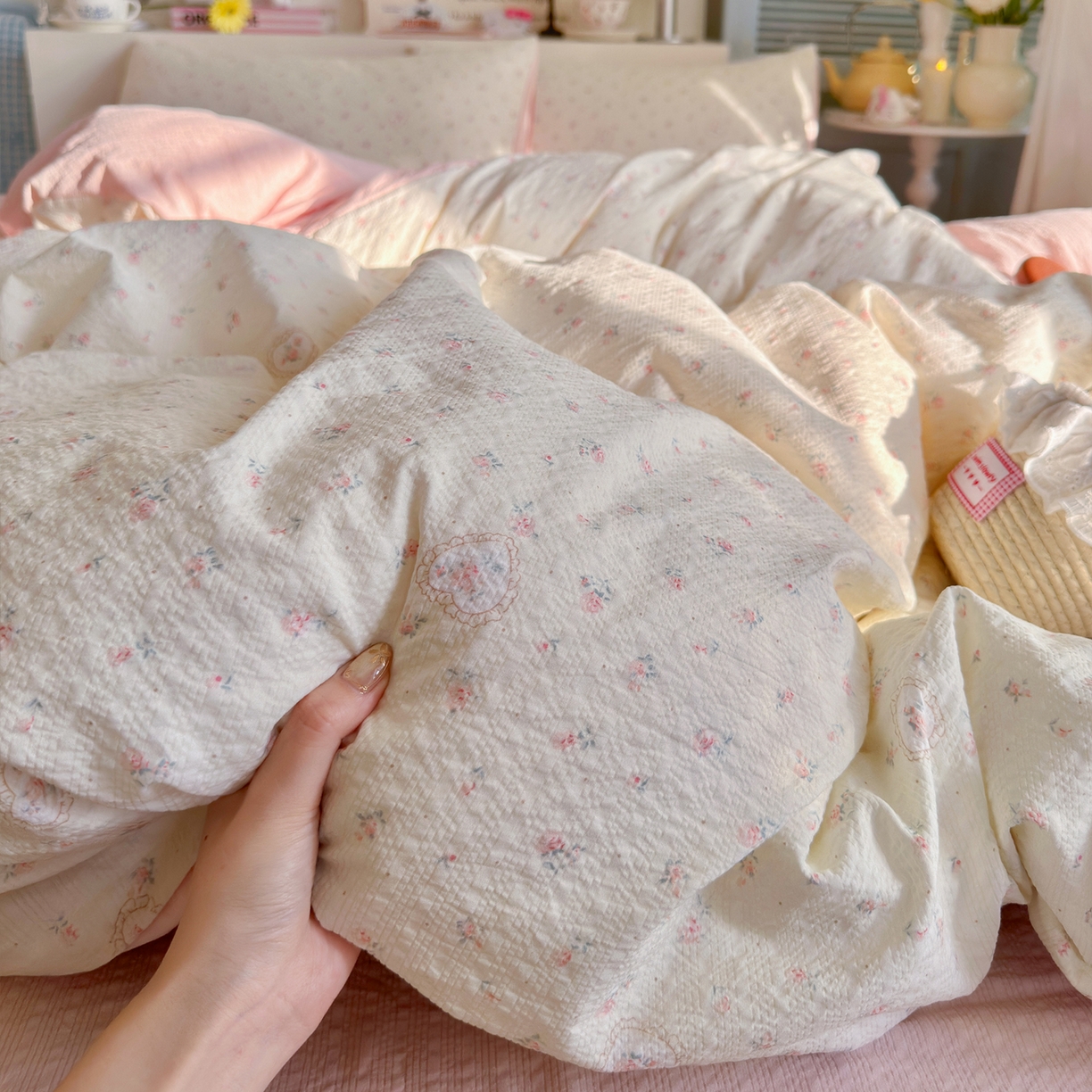 91家纺网 家纺一手货源 找家纺 铺尚美家纺 2026新款小清新110g高品质直播热卖款A类泡芙棉双层纱四件套 甜昔