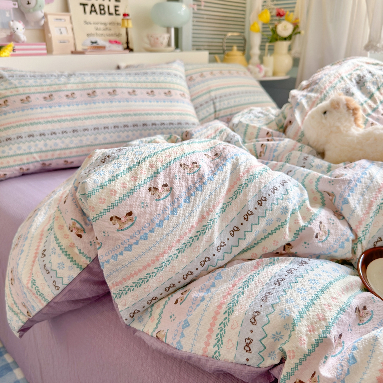 91家纺网 家纺一手货源 找家纺 铺尚美家纺 2026新款小清新110g高品质直播热卖款A类泡芙棉双层纱四件套 童年木马