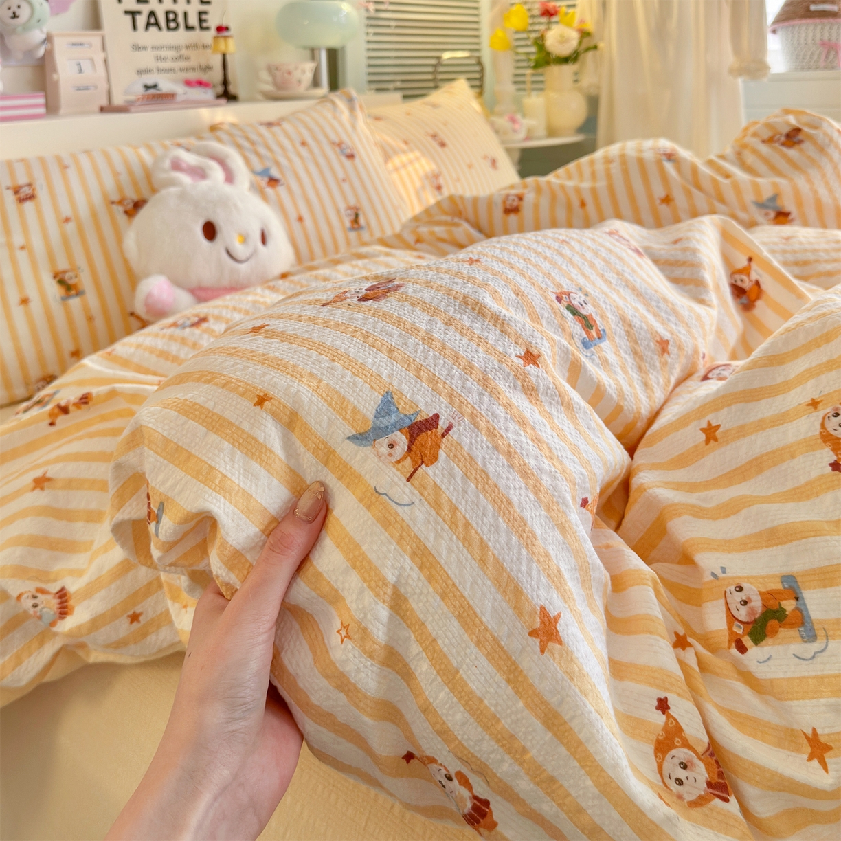 91家纺网 家纺一手货源 找家纺 铺尚美家纺 2026新款小清新110g高品质直播热卖款A类泡芙棉双层纱四件套 星星人