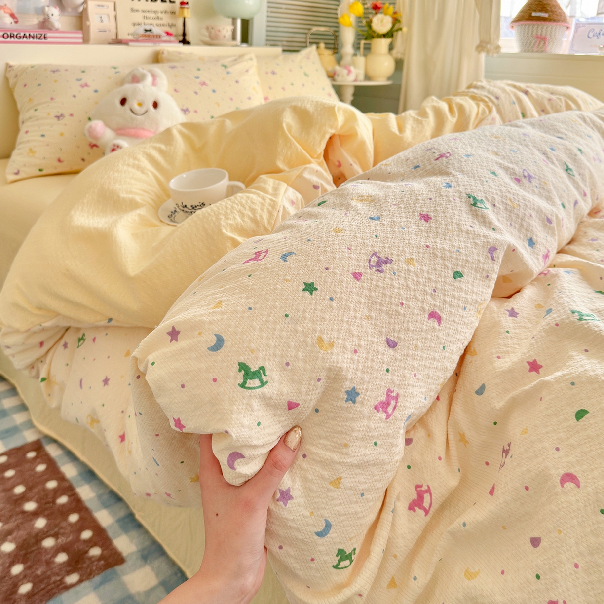 91家纺网 家纺一手货源 找家纺 铺尚美家纺 2026新款小清新110g高品质直播热卖款A类泡芙棉双层纱四件套 绚烂星空