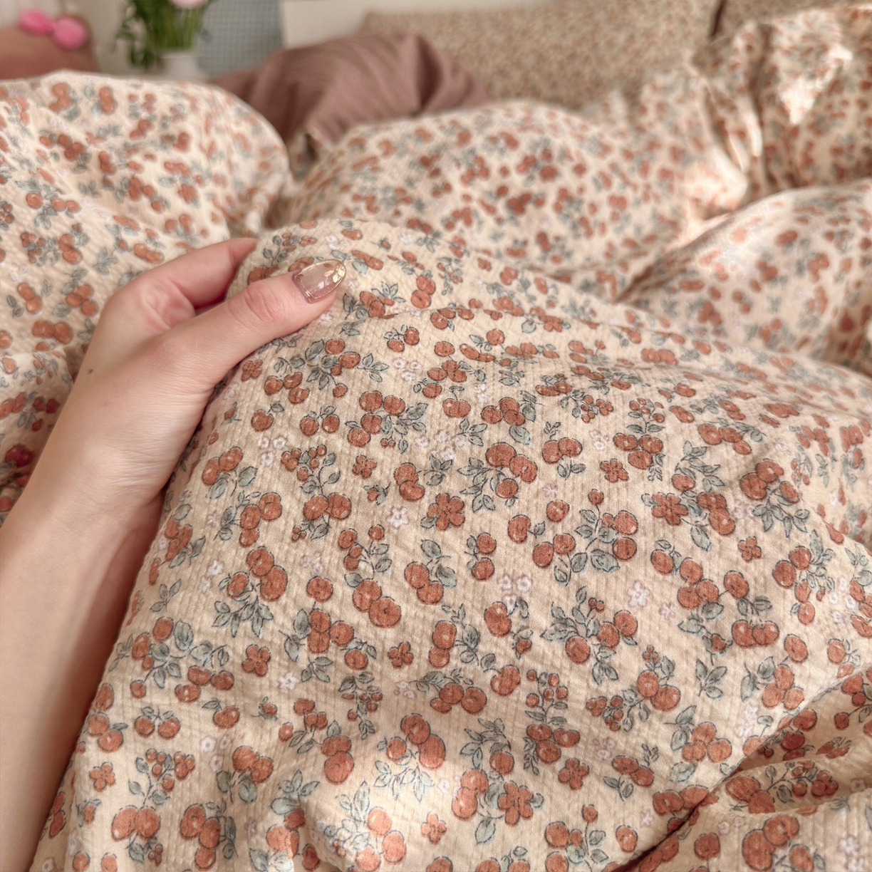 91家纺网 家纺一手货源 找家纺 铺尚美家纺 2026新款小清新110g高品质直播热卖款A类泡芙棉双层纱四件套 伊柠