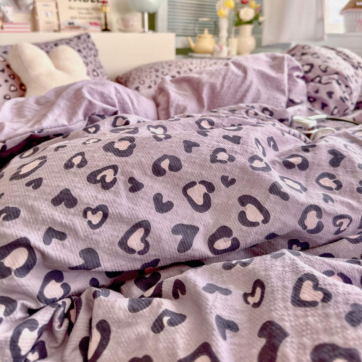 91家纺网 家纺一手货源 找家纺 铺尚美家纺 2026新款小清新110g高品质直播热卖款A类泡芙棉双层纱四件套 紫豹纹