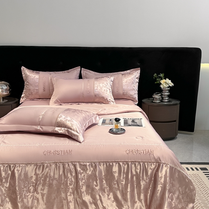 91家纺网 家纺一手货源 找家纺 金牛座家纺 2026新款水洗丝柔提花夏被空调被四件套 忆夏-浅豆沙