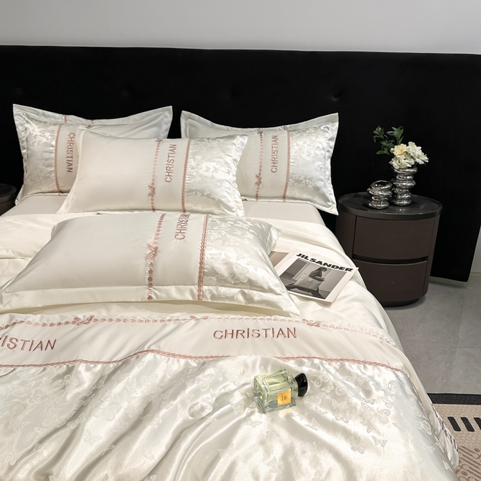 91家纺网 家纺一手货源 找家纺 金牛座家纺 2026新款水洗丝柔提花夏被空调被四件套 忆夏-奶白