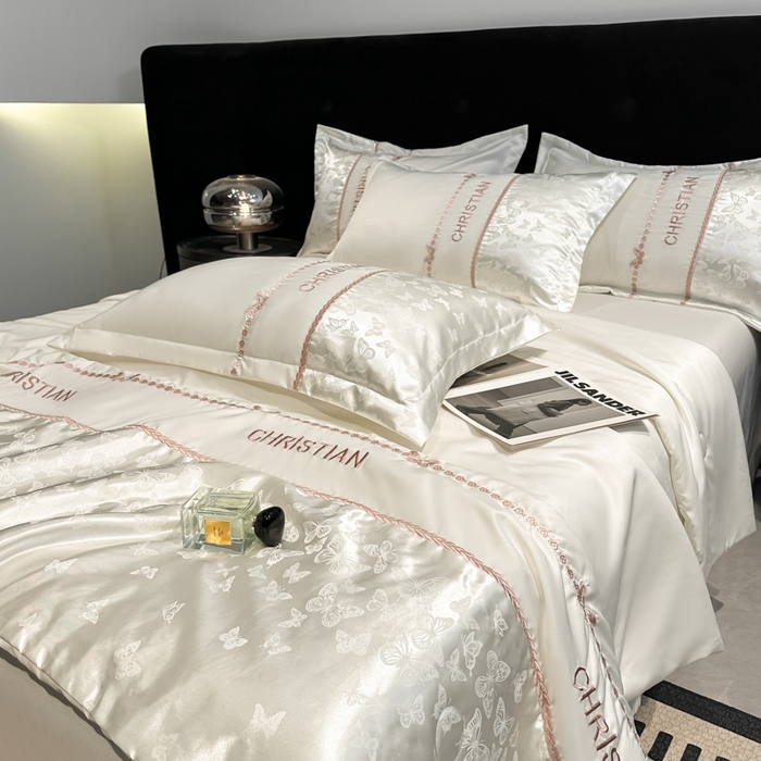 91家纺网 家纺一手货源 找家纺 金牛座家纺 2026新款水洗丝柔提花夏被空调被四件套 忆夏-奶白