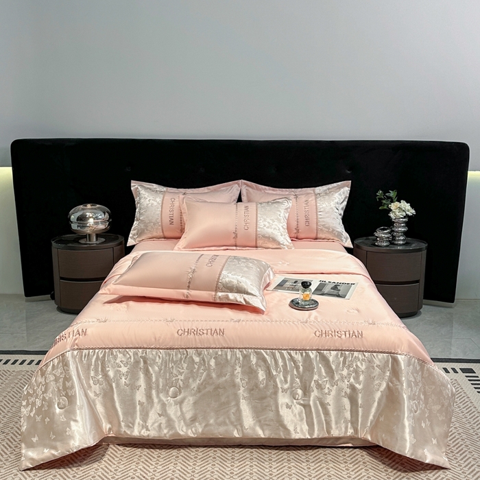 91家纺网 家纺一手货源 找家纺 金牛座家纺 2026新款水洗丝柔提花夏被空调被四件套 忆夏-浅粉