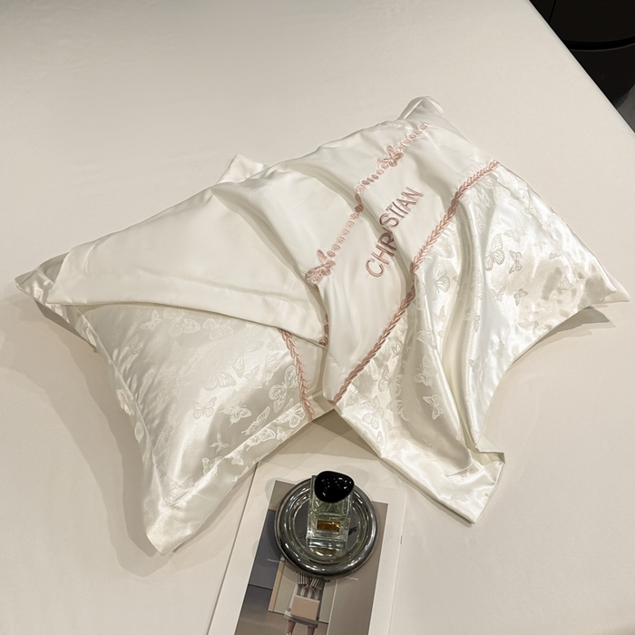 91家纺网 家纺一手货源 找家纺 金牛座家纺 2026新款水洗丝柔提花夏被空调被四件套 忆夏-奶白