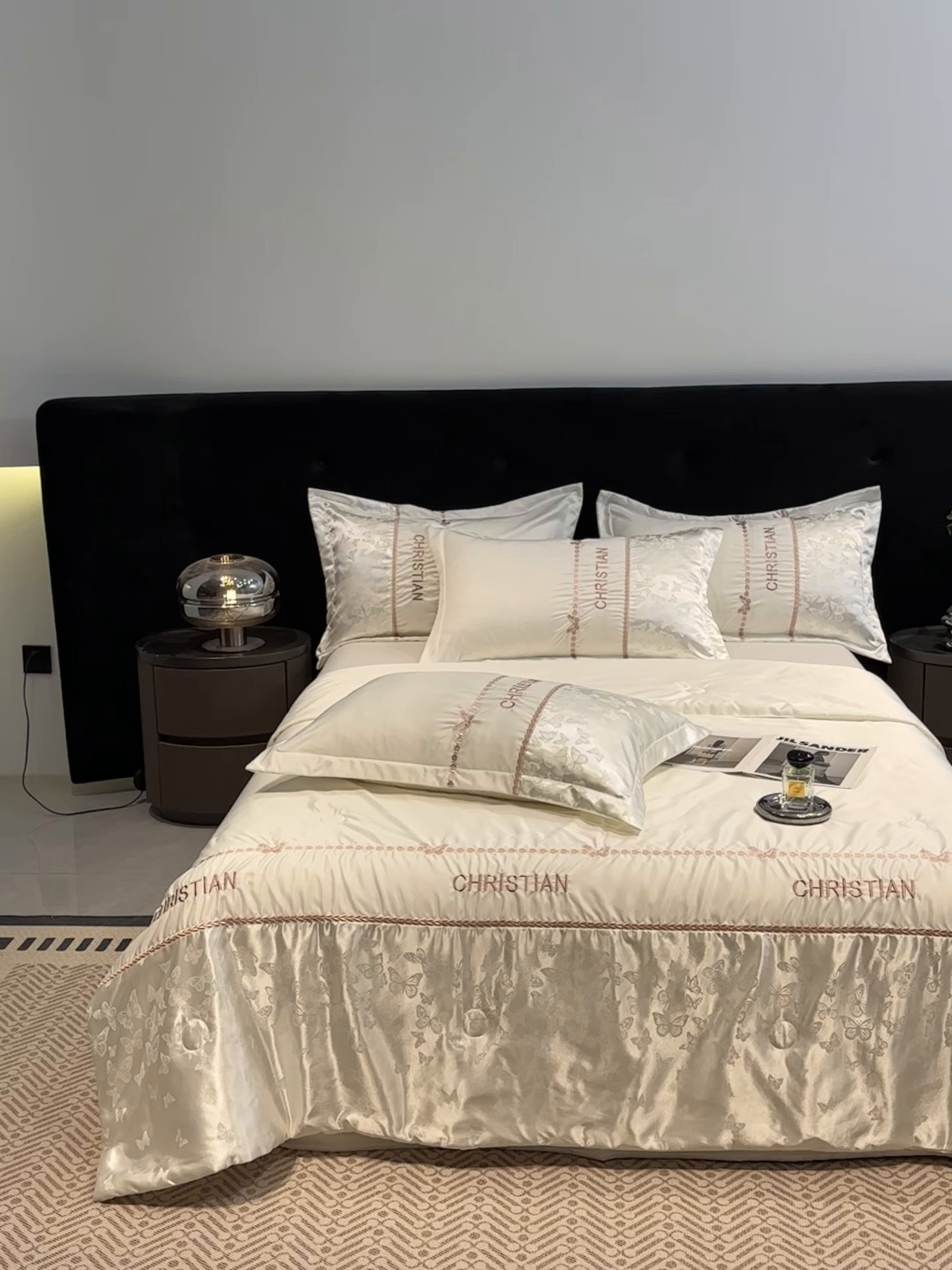 91家纺网 家纺一手货源 找家纺 金牛座家纺 2026新款水洗丝柔提花夏被空调被四件套 忆夏-奶白