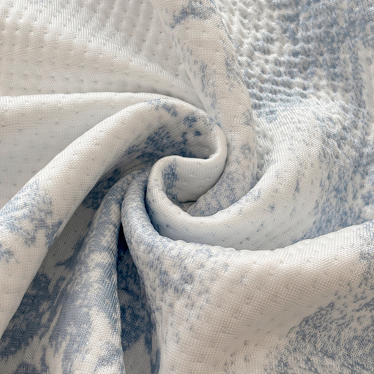 91家纺网 家纺一手货源 找家纺 金艾草 2026春夏新款PE凉感床裙款凉席席子空调软席 清新-蓝色