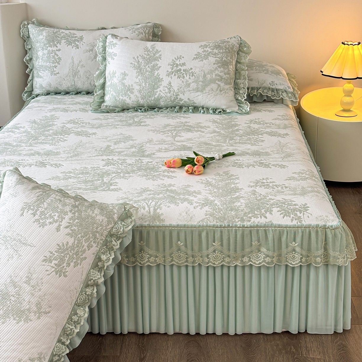 91家纺网 家纺一手货源 找家纺 金艾草 2026春夏新款PE凉感床裙款凉席席子空调软席 清新-绿色