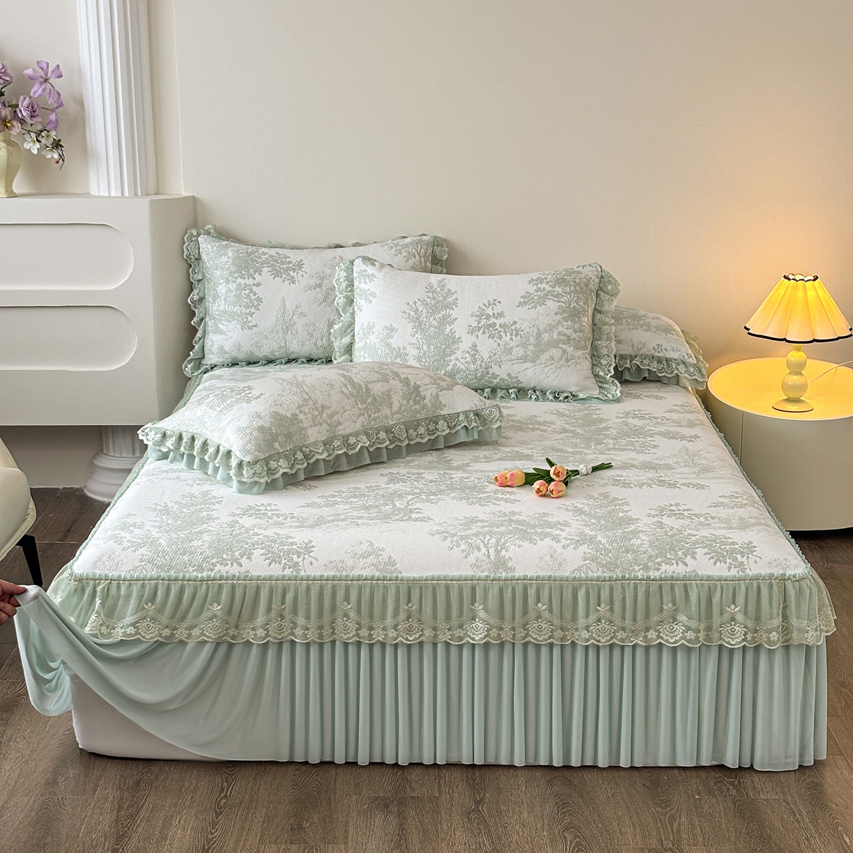 91家纺网 家纺一手货源 找家纺 金艾草 2026春夏新款PE凉感床裙款凉席席子空调软席 清新-绿色