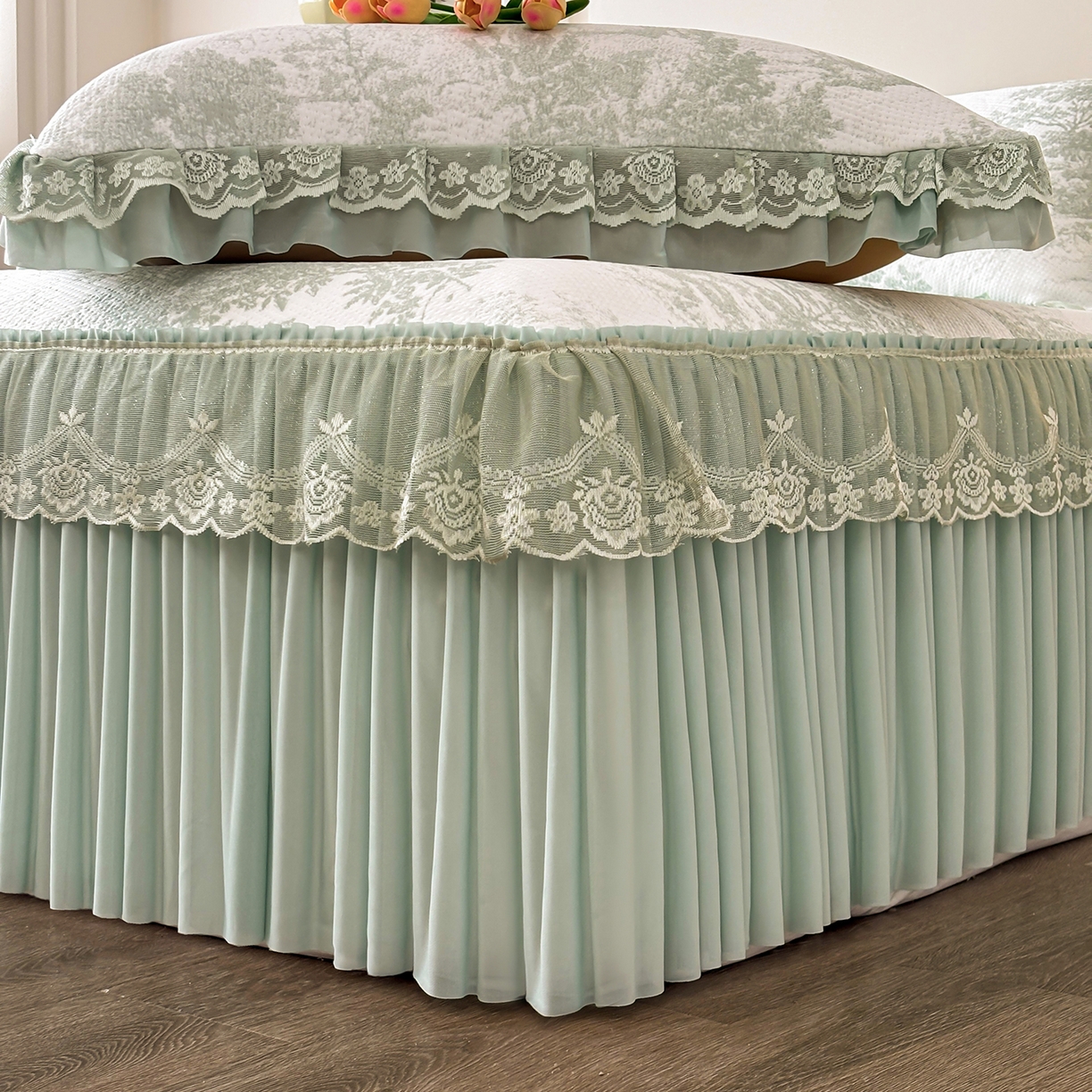 91家纺网 家纺一手货源 找家纺 金艾草 2026春夏新款PE凉感床裙款凉席席子空调软席 清新-绿色