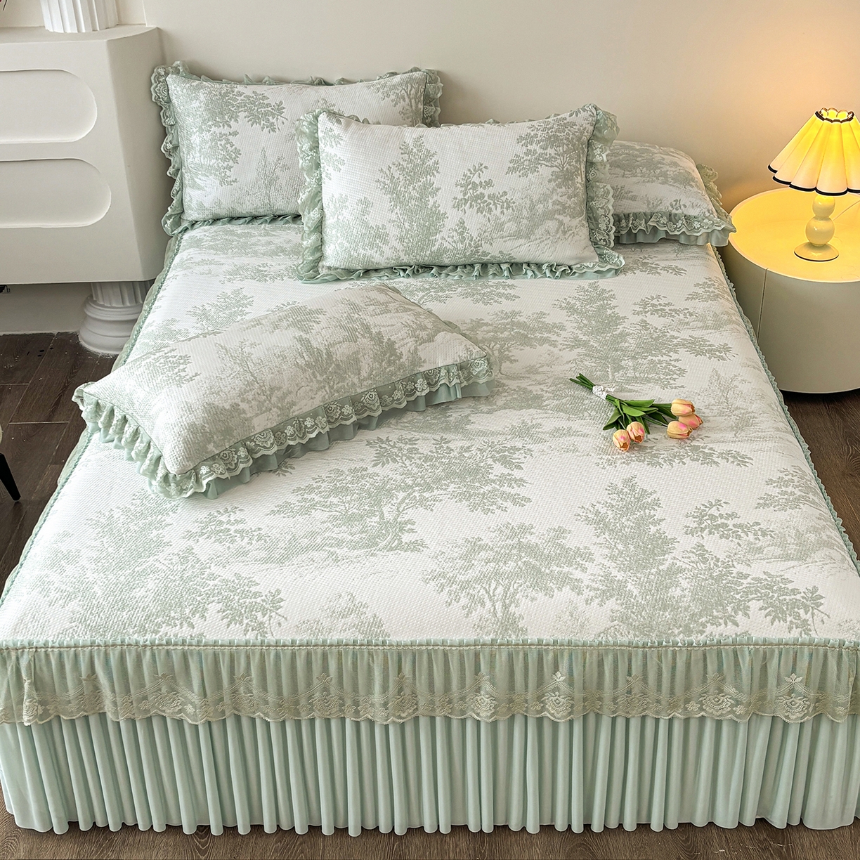 91家纺网 家纺一手货源 找家纺 金艾草 2026春夏新款PE凉感床裙款凉席席子空调软席 清新-绿色