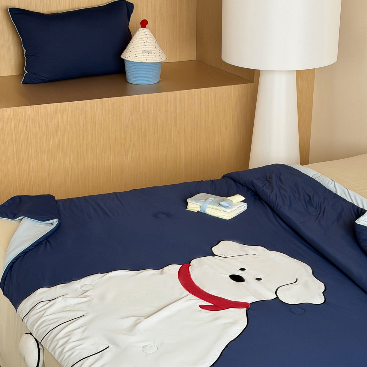 91家纺网 家纺一手货源 找家纺 佳汐蓝家纺 2026新款大版贴布绣花霜呼吸-凉感被夏被夏凉被空调被 围巾小狗