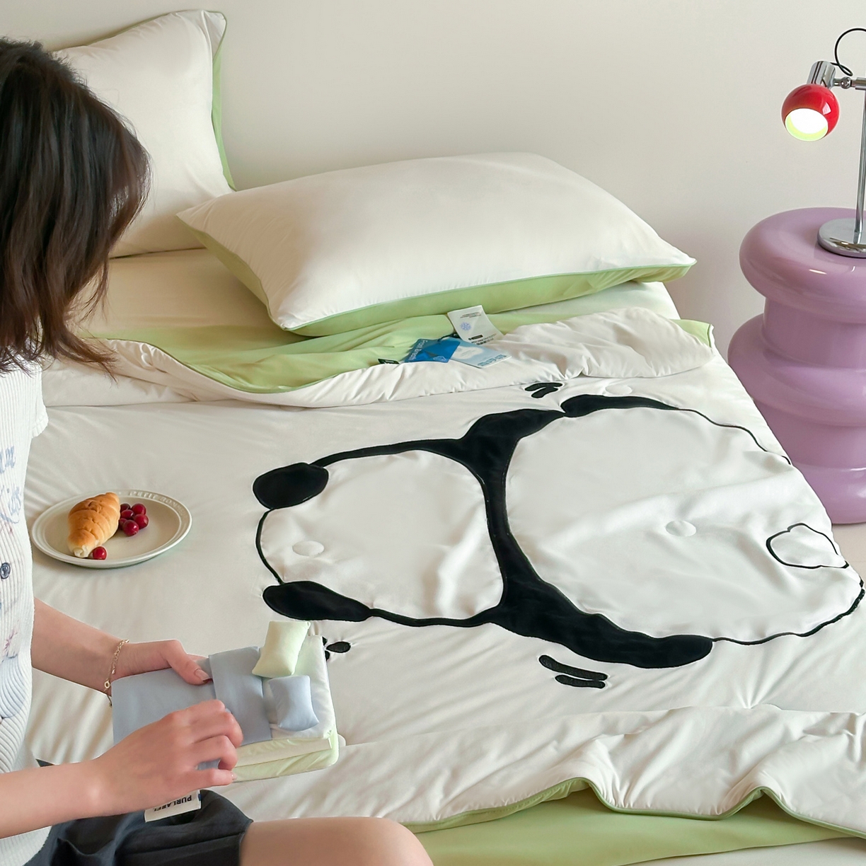 91家纺网 家纺一手货源 找家纺 佳汐蓝家纺 2026新款大版贴布绣花霜呼吸-凉感被夏被夏凉被空调被 淘气潘达