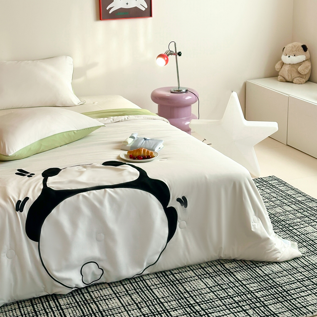 91家纺网 家纺一手货源 找家纺 佳汐蓝家纺 2026新款大版贴布绣花霜呼吸-凉感被夏被夏凉被空调被 淘气潘达