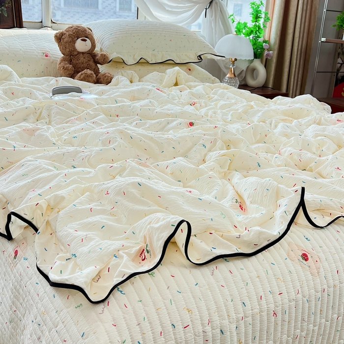 91家纺网 家纺一手货源 找家纺 蝶帕家纺 2026新款云感双层纱床盖款夏被夏凉被空调被四件套 草莓甜心