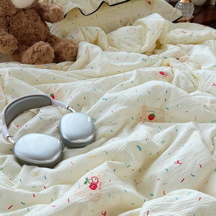 91家纺网 家纺一手货源 找家纺 蝶帕家纺 2026新款云感双层纱床盖款夏被夏凉被空调被四件套 草莓甜心