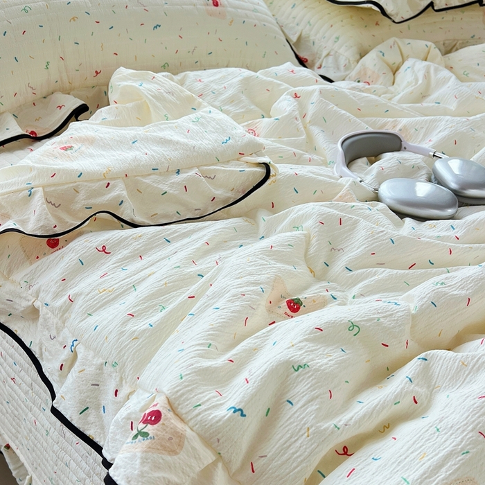 91家纺网 家纺一手货源 找家纺 蝶帕家纺 2026新款云感双层纱床盖款夏被夏凉被空调被四件套 草莓甜心