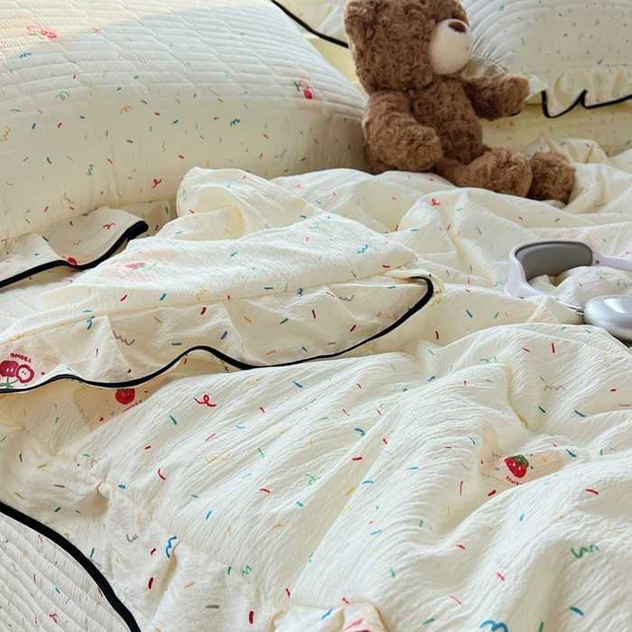 91家纺网 家纺一手货源 找家纺 蝶帕家纺 2026新款云感双层纱床盖款夏被夏凉被空调被四件套 草莓甜心