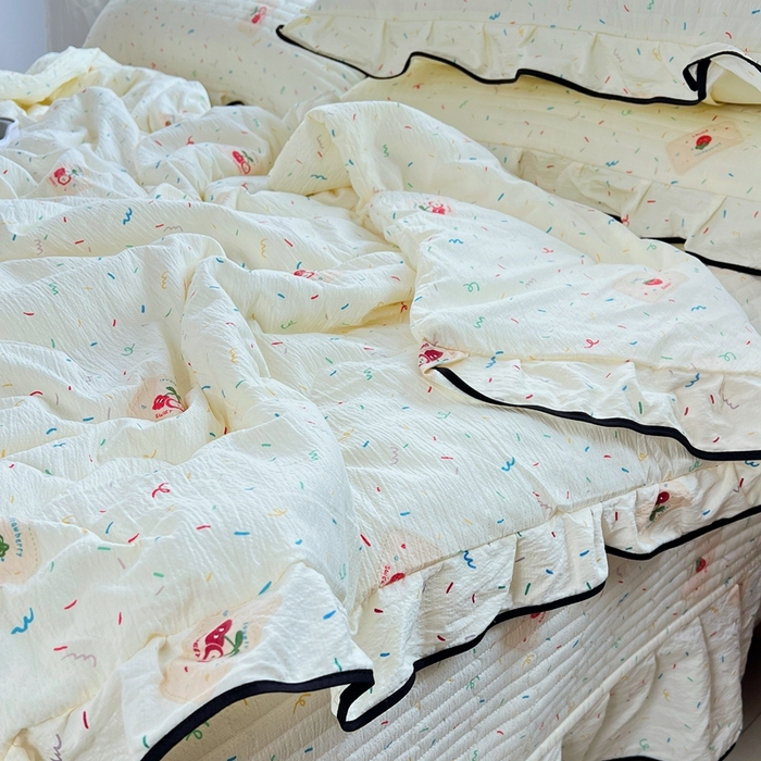 91家纺网 家纺一手货源 找家纺 蝶帕家纺 2026新款云感双层纱床盖款夏被夏凉被空调被四件套 草莓甜心