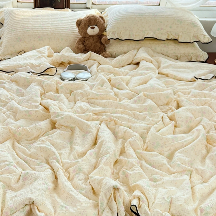 91家纺网 家纺一手货源 找家纺 蝶帕家纺 2026新款云感双层纱床盖款夏被夏凉被空调被四件套 朝花夕拾